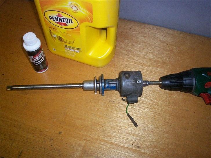 Opel CIH Projekt - Vigtigt at få primet motoren med olietryk inden første start-up. Jeg bruger en gammel fordeler hvor knast og kædehjulet kan tages af ved at banke en split ud. billede 129