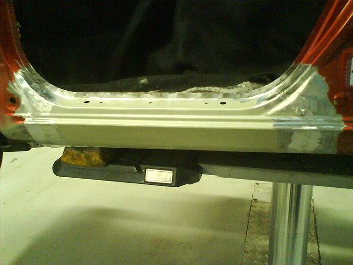 Lidt af det plade arbejde jeg laver på arbejde - Svejsninger slebet ned og der er blevet lagt tin i (maleren brugte ingen spartel) billede 3