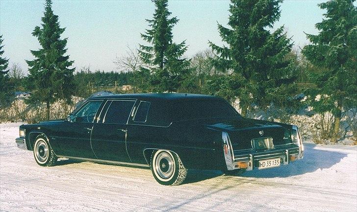 1978 Cadillac Fleetwood Long Sedan Limousine - Fast arbejde i 9 måneder. Der fulgte canadiske white wall vinterdæk med, så kørsel i sne var aldrig et problem. billede 27