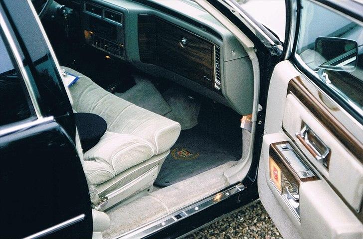1978 Cadillac Fleetwood Long Sedan Limousine - Elegant og utroligt slidstærkt indtræk. billede 3