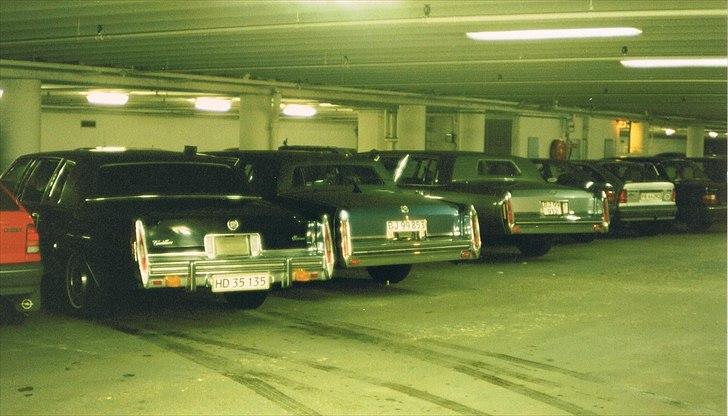 1978 Cadillac Fleetwood Long Sedan Limousine - ... og parkere her nedenunder, hvor Spies havde sine biler i "gamle dage". billede 7