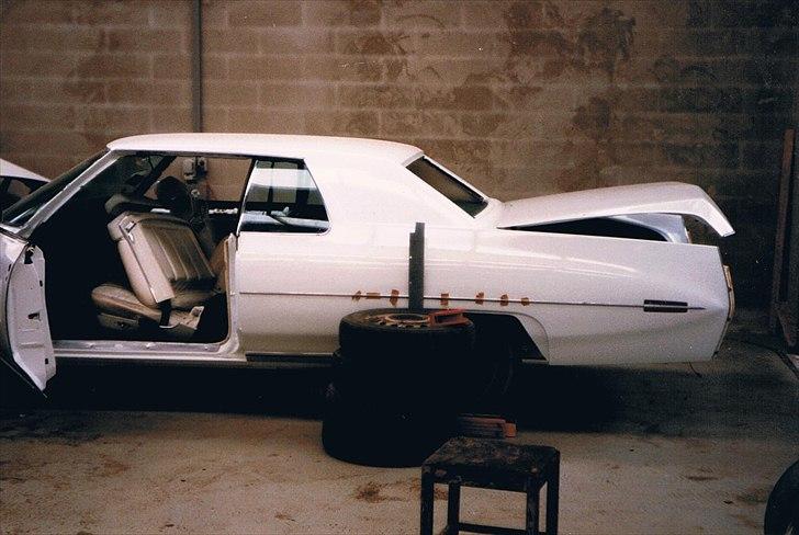 1973 Cadillac Coupe de Ville - Listen over baghjulene blev limet på. Ingen nye huller her, tak. billede 34