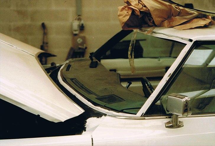 1973 Cadillac Coupe de Ville - Ny frontrude. med antenne AV - den var dyr. Der var ingen glasforsikring denne gang. billede 35