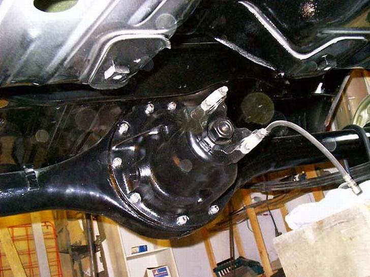 Min gamle 1970 Dodge Challenger R/T - Bagtøjsklumpen med 3.55 gearing med spær billede 9