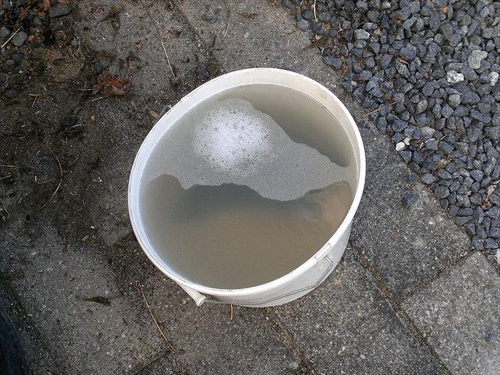 Hoved rengøring af bil - Spand nr, 10 (den sidste) under rengøring billede 11