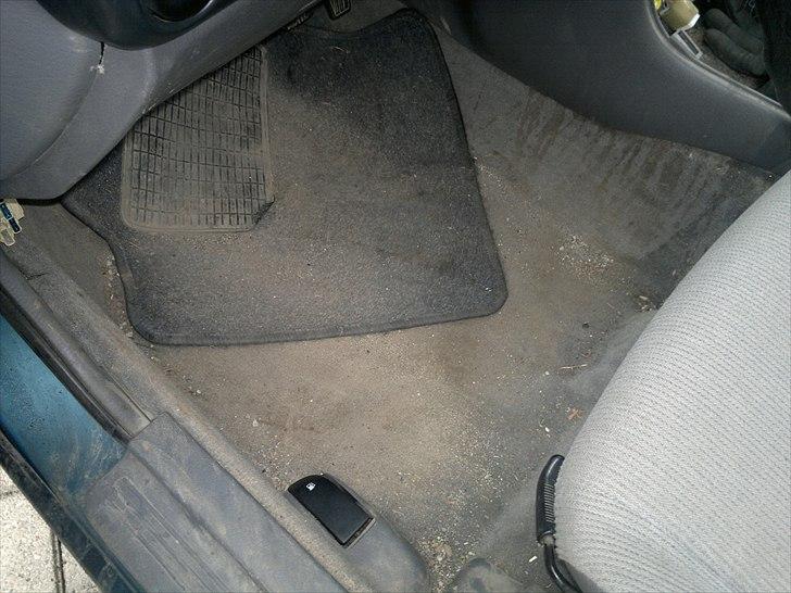 Hoved rengøring af bil - Foran Forsæde Venstre side inden start billede 2