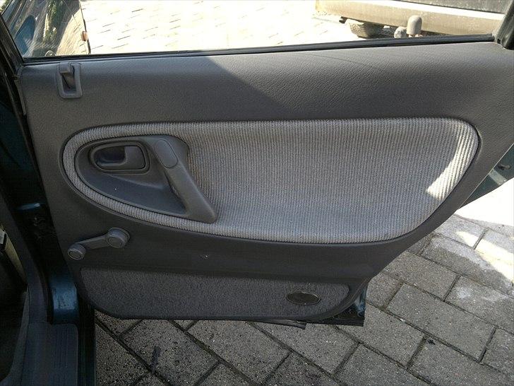 Hoved rengøring af bil - Det færdige Resultat Dørbeklædning Højre side Bag billede 25
