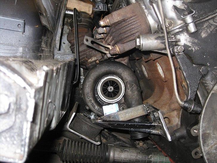 Opbygning af e30 Bmw 345i turbo - At få lortet på plads er ikke let, men alt kan lade sig gøre. Og plads - det er noget man laver. billede 8