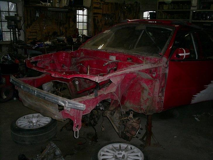 Projekt 2011- Toyota Corolla S1600 rallycross - Så er fronten ved at være klar til at gå i gang med billede 9