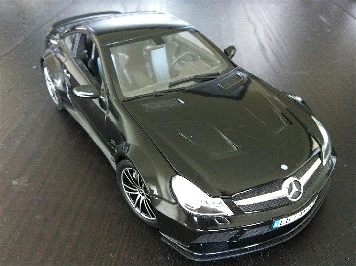 1:18 Modelbiler - 1:18 Minichamps Mercedes Benz SL 65 AMG Black Series billede 23