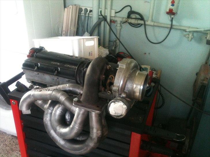 Volvo b230fk 16v turbo 500+hk - Denne turbo er lidt for lille til mit projekt, så den er kun til pynt:) billede 80