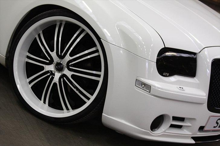 Chrysler 300C 5,7 V8 HEMI billede 5