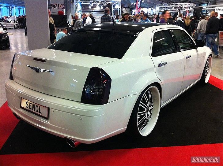 Chrysler 300C 5,7 V8 HEMI billede 12