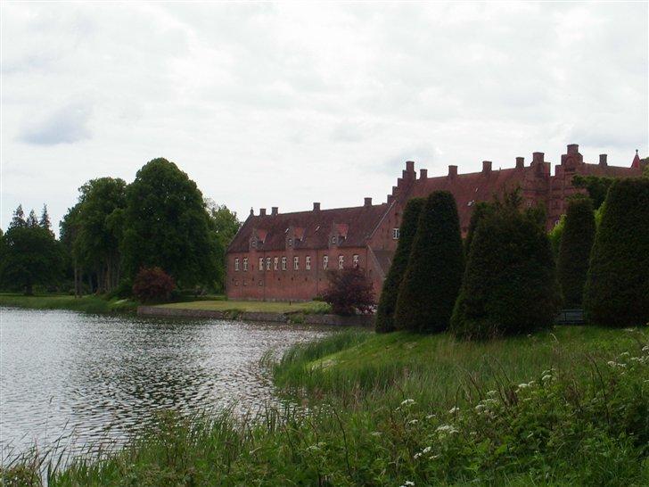 Gisselfeld 2007 - Udsigt over voldgraven... billede 48