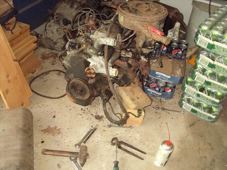 toyota starlet kp60 projekt - ja godt igang med at skille den ad så den kan få nyt liv :D billede 10