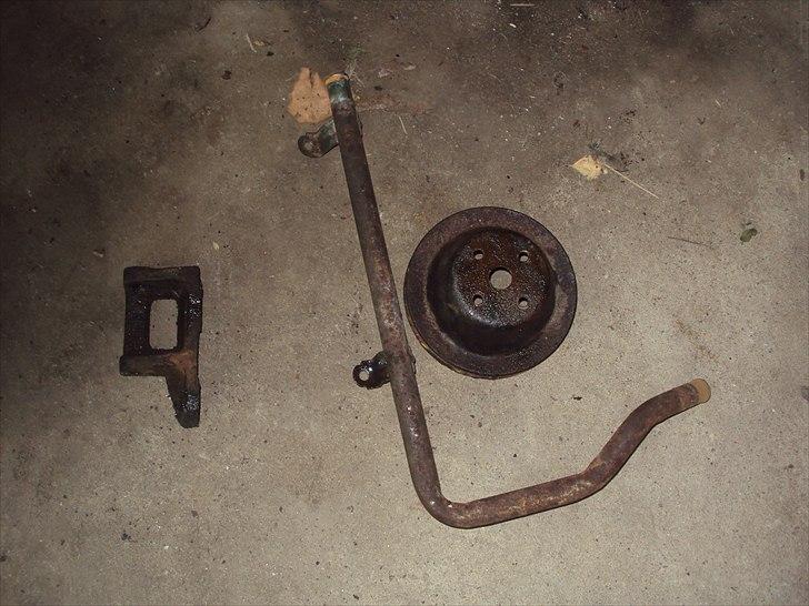 toyota starlet kp60 projekt - de første dele jeg har afmonteret som skal pulverlakeres  billede 13