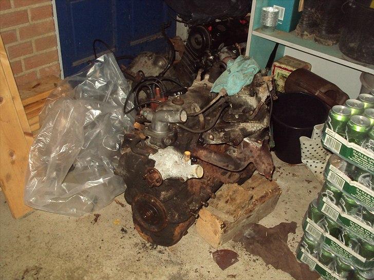 toyota starlet kp60 projekt - de fleste dele er afmonteret fra motoren. mangler bare de sidste ting  billede 14