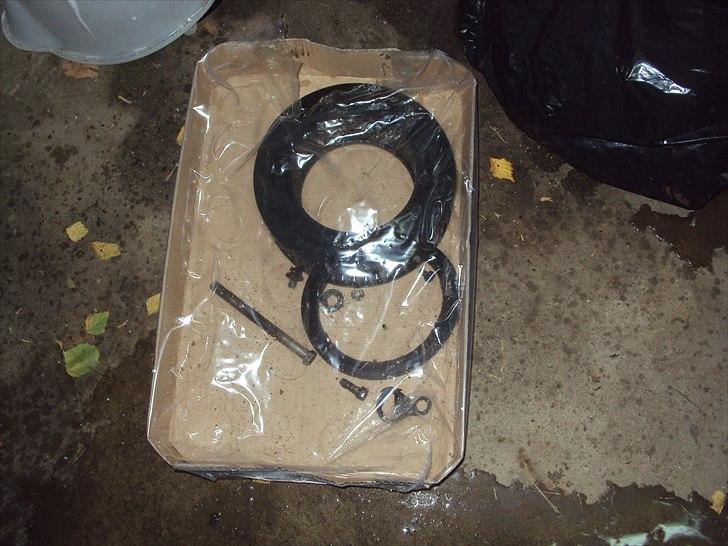 toyota starlet kp60 projekt - lidt skruer og andre ting som ligger i orden :D billede 15