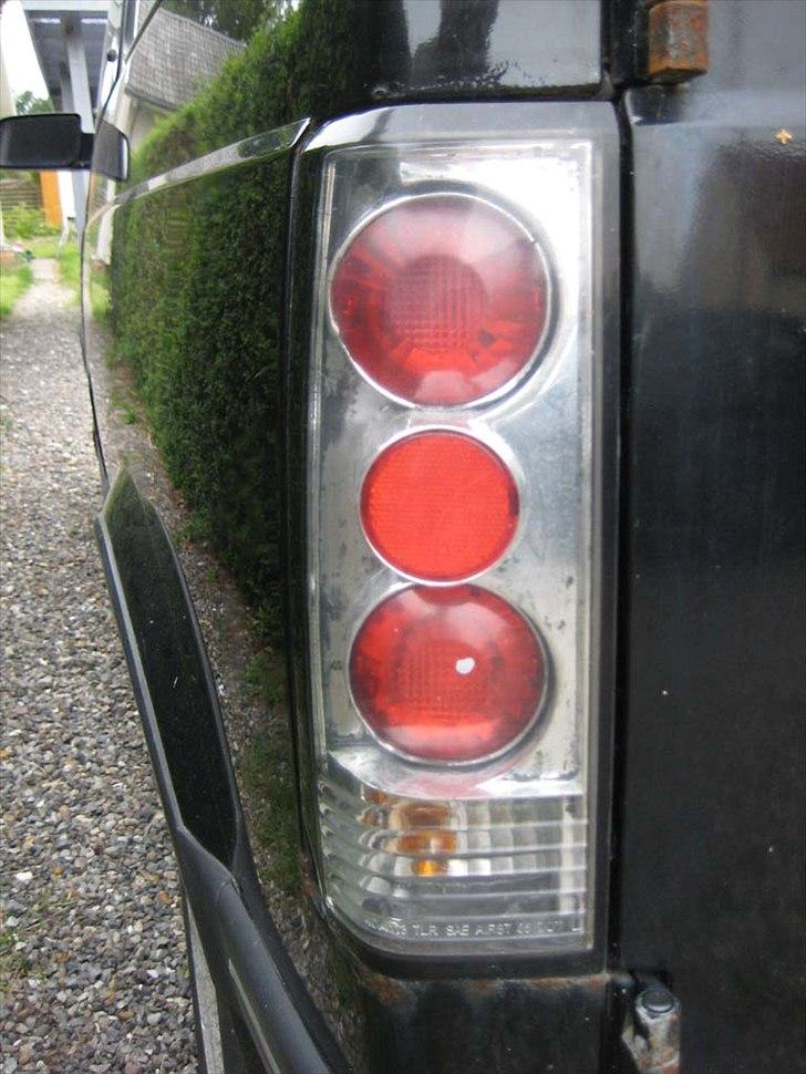 Astro van 1989 - Fra Skrot til Slot - Her igen, chrom baglygte som også må dø grundet tidens tand og vand :-( billede 7