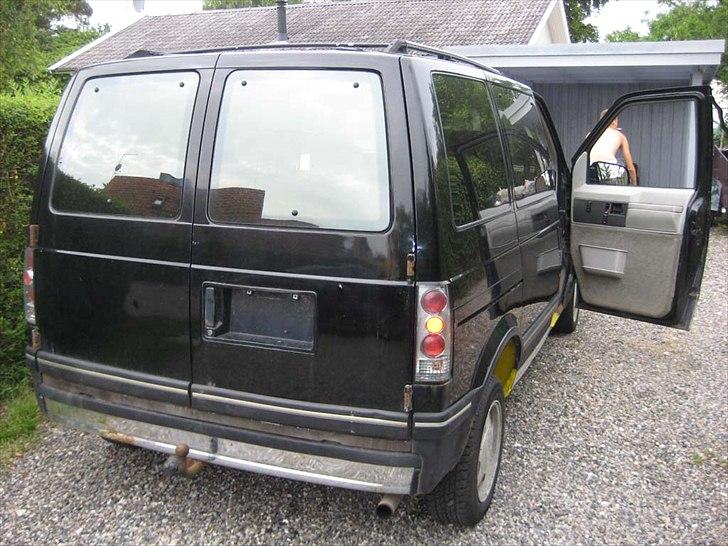 Astro van 1989 - Fra Skrot til Slot - Bilen er dybest set i fin stand, en en 22 år gammel dame at være - man får jo ikke en ny bil for 2K :-) billede 8