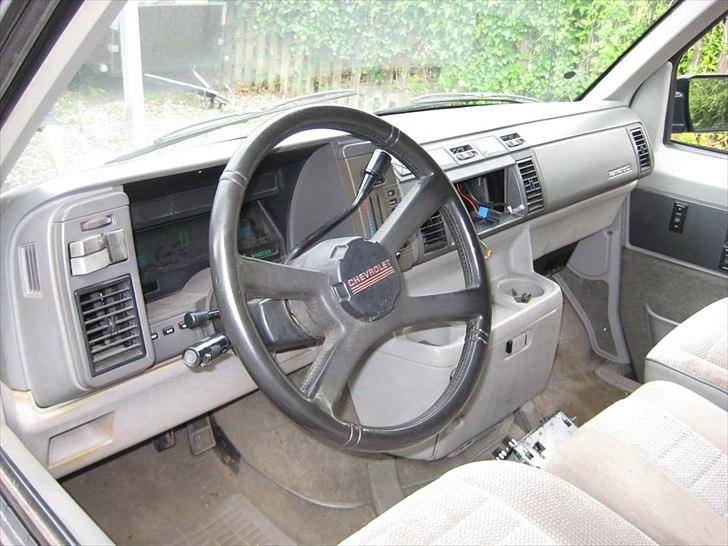 Astro van 1989 - Fra Skrot til Slot - Igen - kabinen er ok set udfra bilens alder - jeg skal ihvertfald ikke klage. billede 12