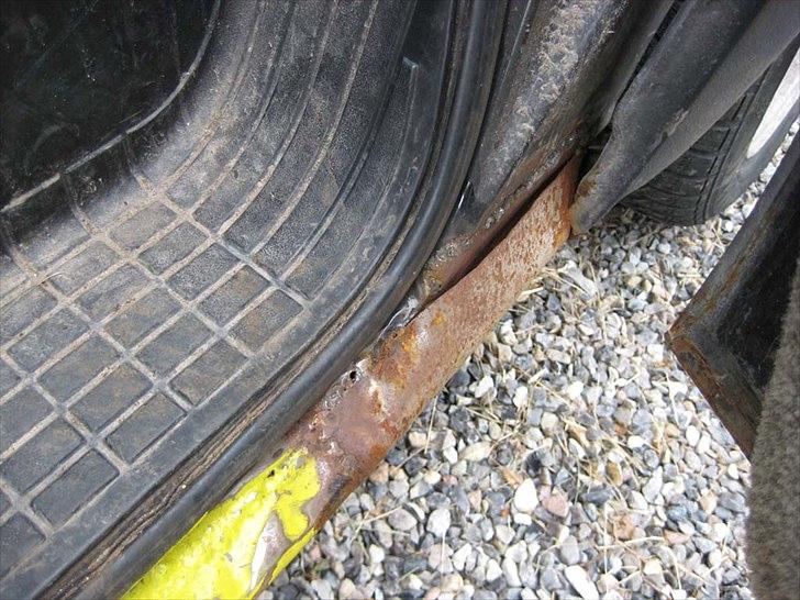 Astro van 1989 - Fra Skrot til Slot - Tidl. ejer stoppede projektet før man fik svejst færdigt i passagersiden - men nu må vi se på det også. billede 25