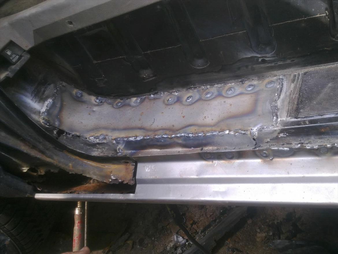 Astro van 1989 - Fra Skrot til Slot - Det nye panel kører hele vejen ned til baghjulet, men der er dele som skal bygges i hånden.... damn it.. billede 34