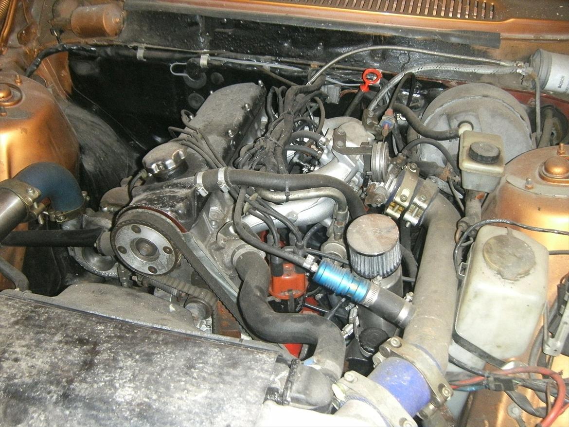 En dag ved Volvo manden.  - 240 turbo

elektronisk motorstyring, intercooler fra en lastbil, og aaaaalt muligt andet godt.

Hestekræfter: Enough.. Den er gal! billede 3