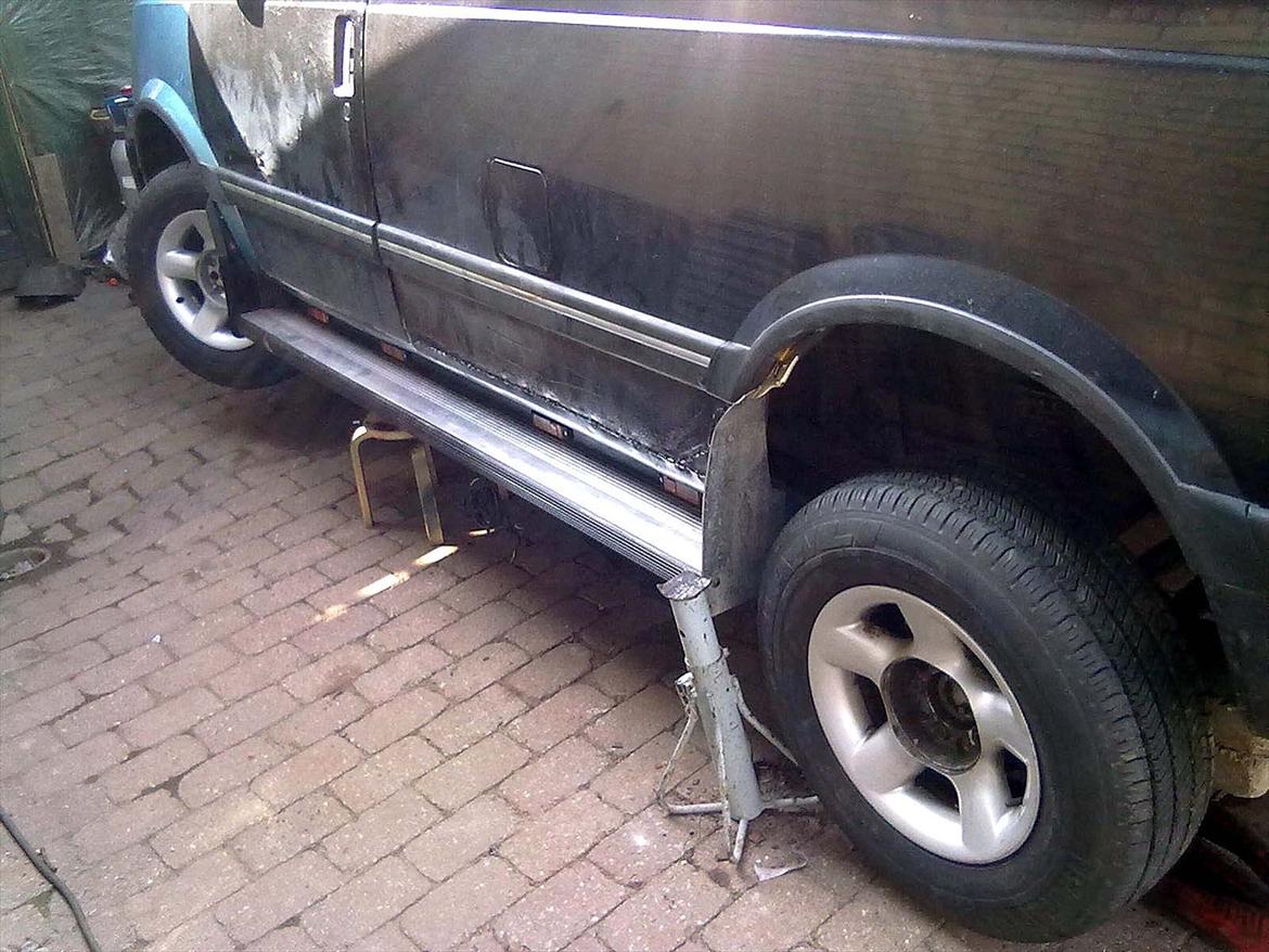 Astro van 1989 - Fra Skrot til Slot - Vi kører afsted til træf - uanset hvor meget vi når at få færdigt ! billede 47