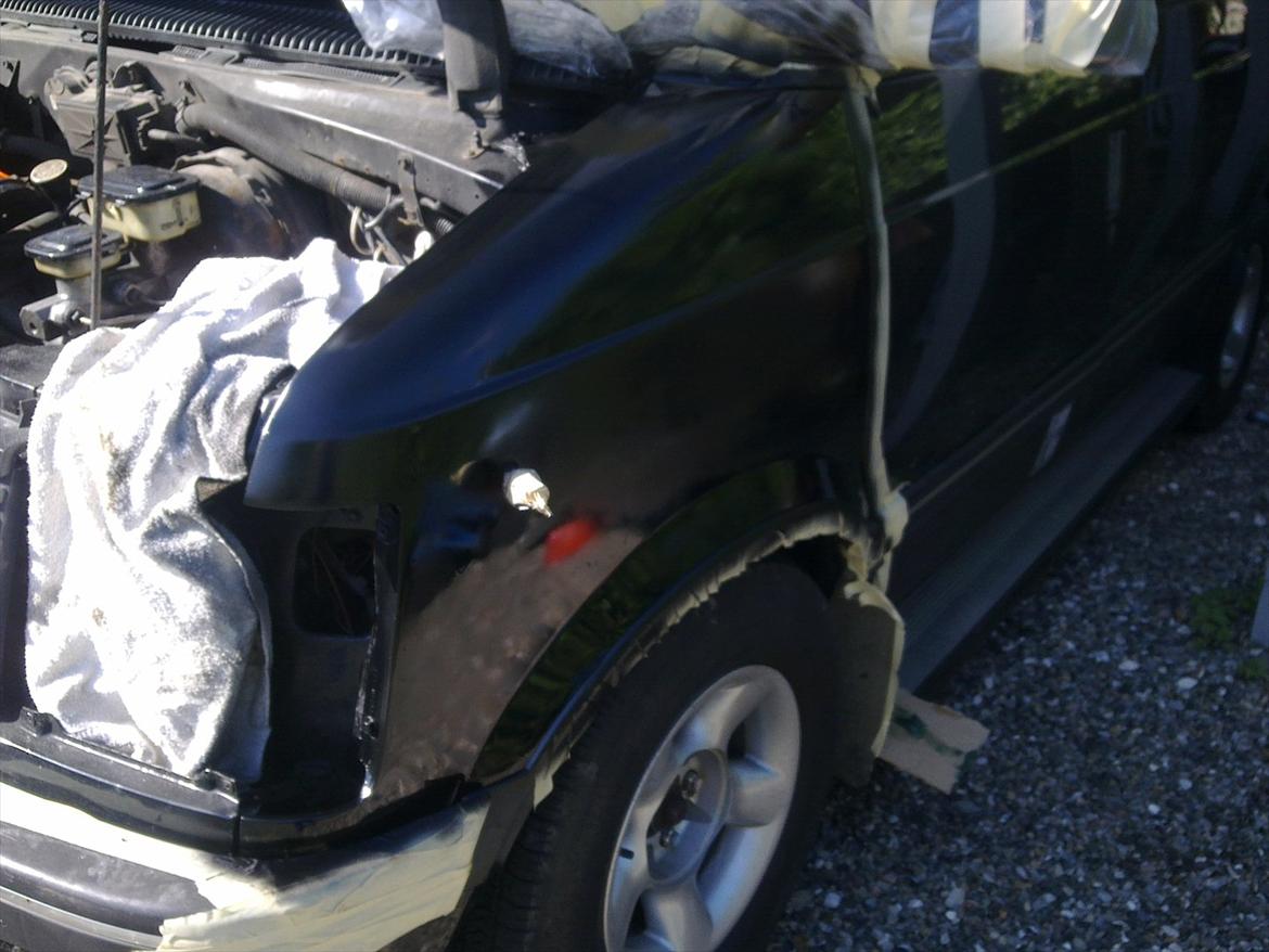 Astro van 1989 - Fra Skrot til Slot - Tja, endelig en dag med solskin !! Så skal der slibes, spartles OG males ! billede 52