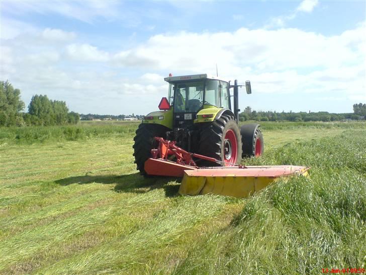 Claas og andet godt fra mit arb. - Puha det var tungt. Man var jo næsten bange for den ikke kunne trække det... he he billede 97