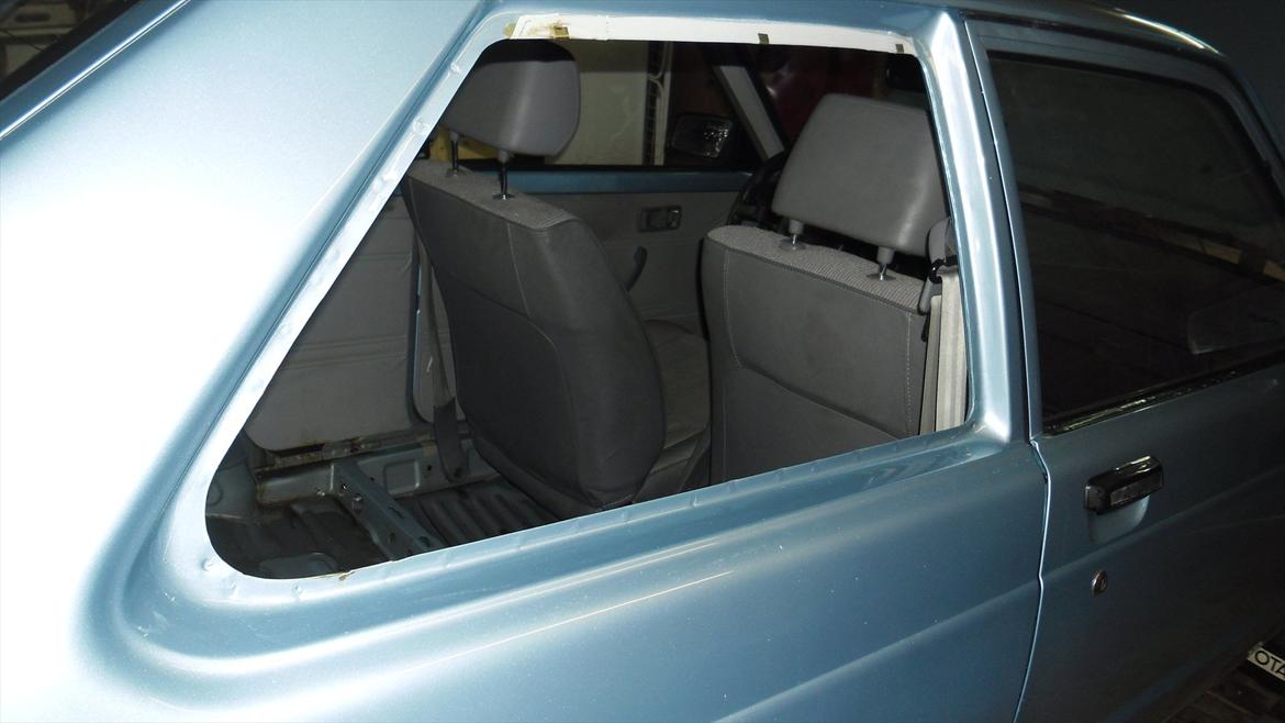 toyota starlet kp60 projekt - ved at samle bil efter den har fået lavet sine lakskader billede 70