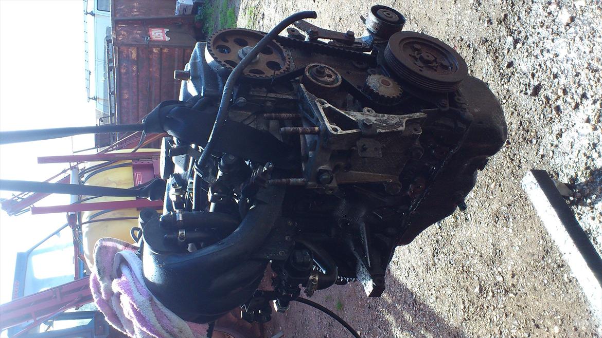 peugeot 106 rallye motor skift - så bliv motoren vasket. billede 8