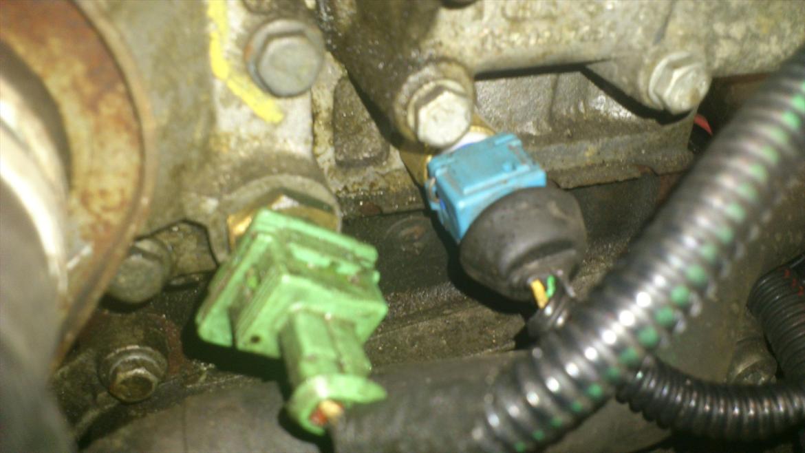 peugeot 106 rallye motor skift - mener der er vand tempretur måler. ret mig vis jeg tag fejl:)  billede 30