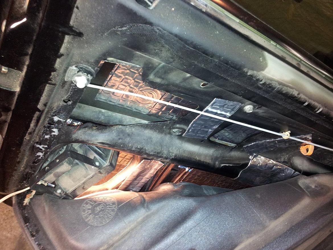 Støjdæmpning af golf3, Døre + nye højtalere. - Vibroplast i dørene. billede 1