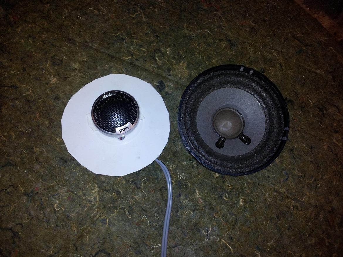 Støjdæmpning af golf3, Døre + nye højtalere. - Hjemmelavet plade til diskanten, så den kan side i de originale huller.
pladen monteres med fonoseal. billede 5