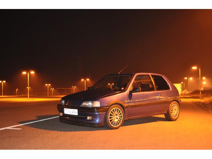 {{currentPhoto.altText}} billede {{currentPhoto.number}}