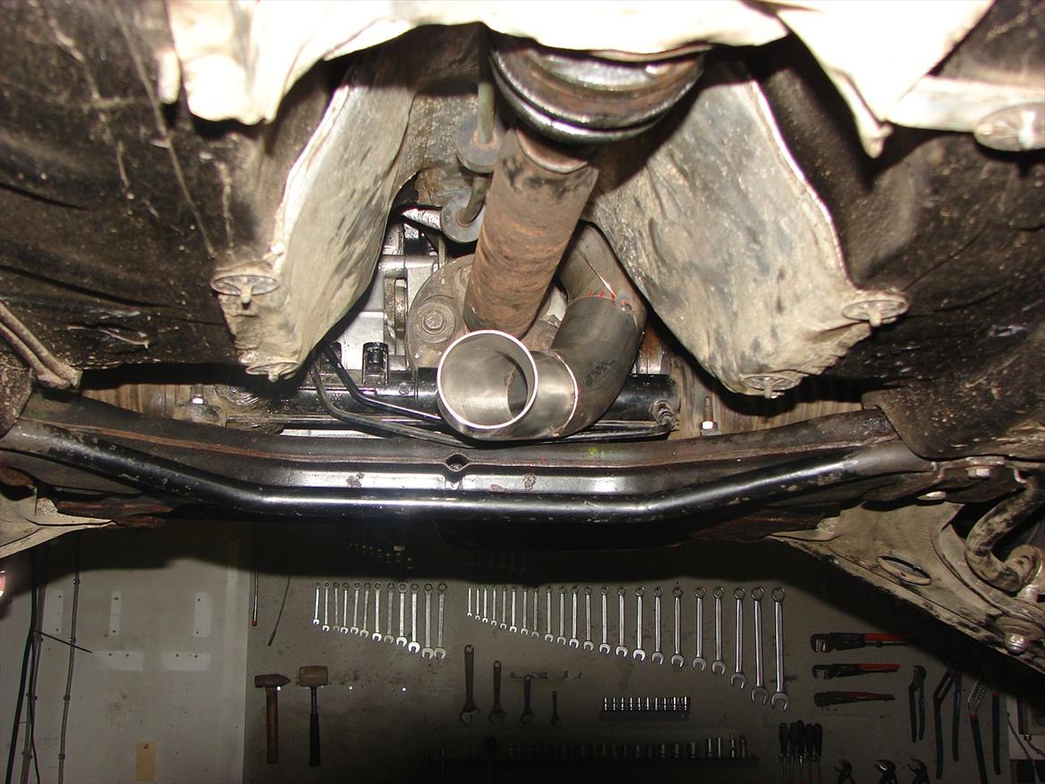 Golf 2 syncro projekt  - D.22-10-11 er ved at lave ny udstødning i rustfri men der er ikke meget plads foran når det skal være i 2½ " rør billede 169