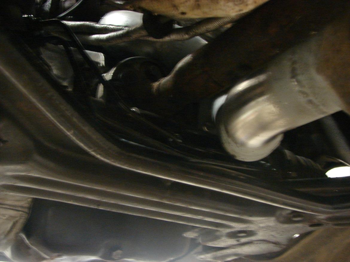 Golf 2 syncro projekt  - D.22-10-11 er ved at lave ny udstødning i rustfri men der er ikke meget plads foran når det skal være i 2½ " rør  billede 171