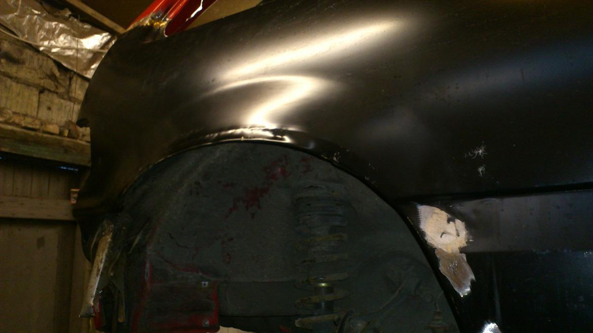 honda civic projekt - halv vejs med udbanket skærme..
men fedt kommer det da til at se ud :) billede 21