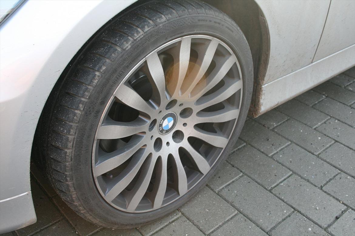 Vinterklargøring - Alufælge bliver hurtigt triste på denne tid af året. Bremsestøv og møg er en dårlig cocktail. billede 5