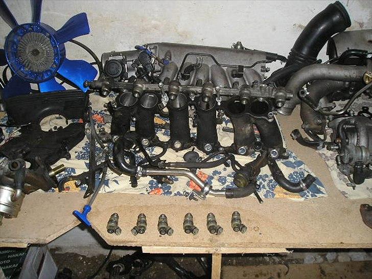 2jzgte renovering - en masse ekstra stumper. der er sku meget på sådan en motor, når den først er skildt ad.. billede 10