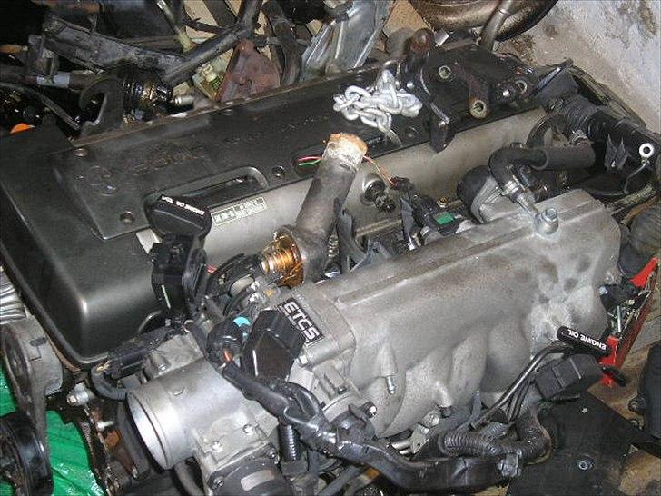 2jzgte renovering - motoren ude af vognen klar til adskillelse
 billede 2