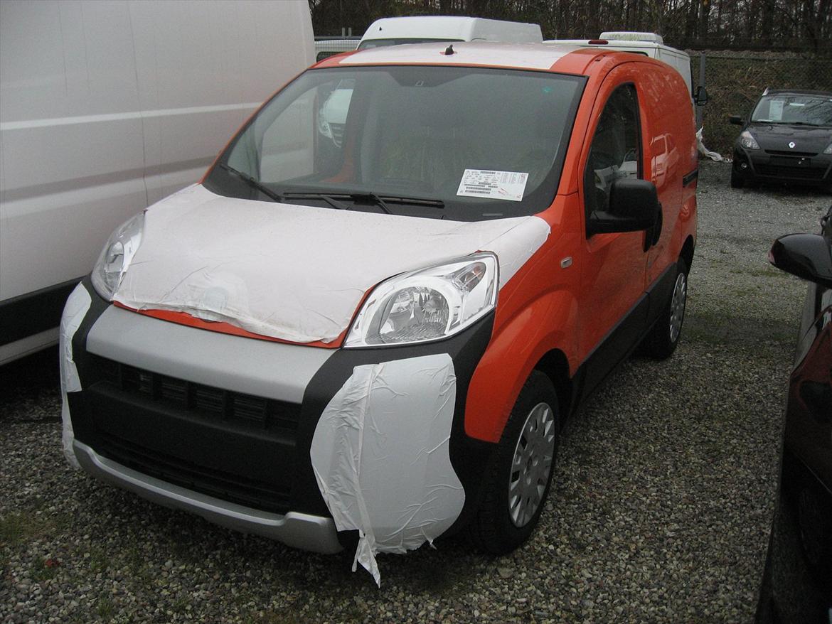 2011 FIAT Fiorino Adventure 1,3 JTD  - Det lille sølvskjold på kofangeren og de brede fenderlister, er standard på Adventure modellen... billede 24
