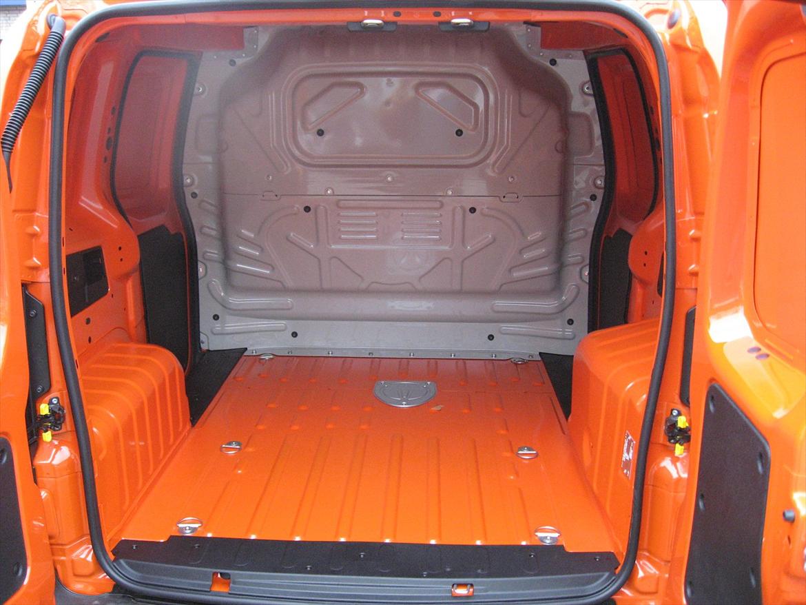 2011 FIAT Fiorino Adventure 1,3 JTD  - Varerummet inden beklædning monteres... billede 32