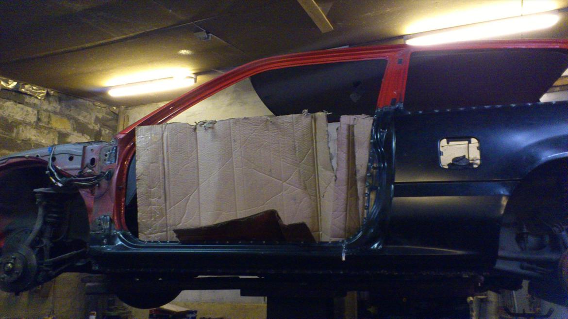 honda civic projekt - så kom der bagskærm og panel på, nu er det ved at ligne en bil igen :) billede 31