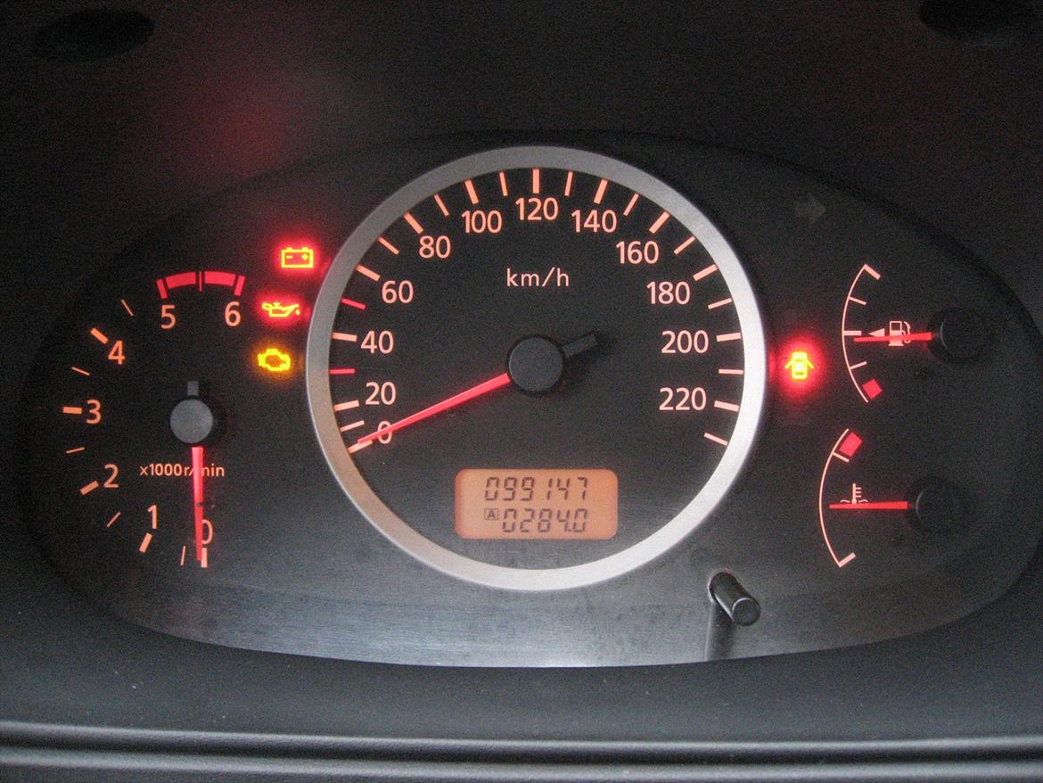 Nissan Almera Tino 2,2 Dci Visia - 25.11.2011 Dagen bilen blev solgt... 99000 km på seks år. billede 7