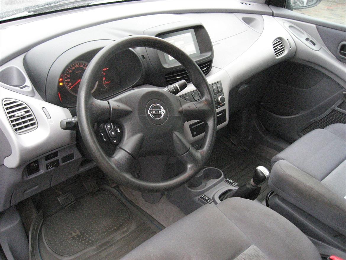 Nissan Almera Tino 2,2 Dci Visia - Kabinen efter seks års brug og 99000 km, på dagen den blev solgt. billede 6