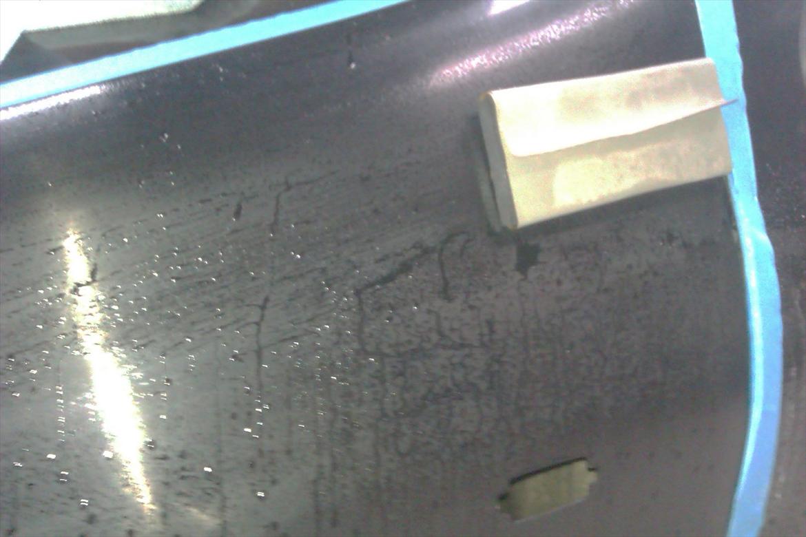 Hjemmemalet forskærm - Vandslibepapir i aktion - en længere og mere fast klods havde været bedre - læg mærke til bølge top og bølgedale. Når det er helt ensfarvet er det perfekt billede 9