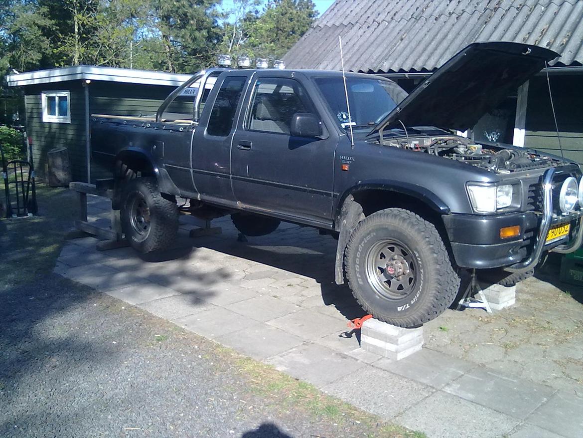 Rustarbejde, omlakering og undervognsbehandling - Udskiftning af bremserør til baghjul og ALB ventil. billede 23